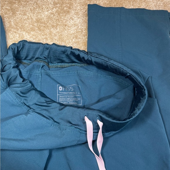 Figs Scrub Set - Picture 5 of 6